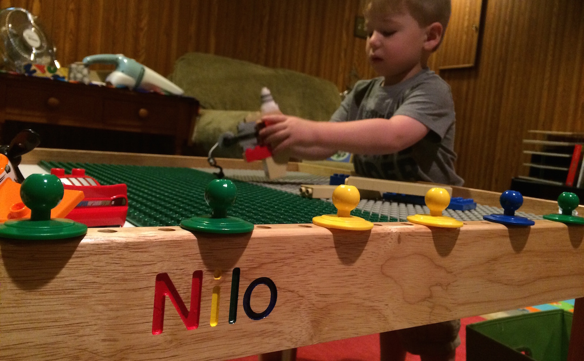 Small Nilo® Toddler Activity Table